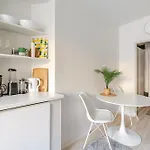 Διαμέρισμα Your Base - Chic & Well-located - 24h Keybox Entry *