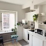Your Base - Chic & Well-located - 24h Keybox Entry *